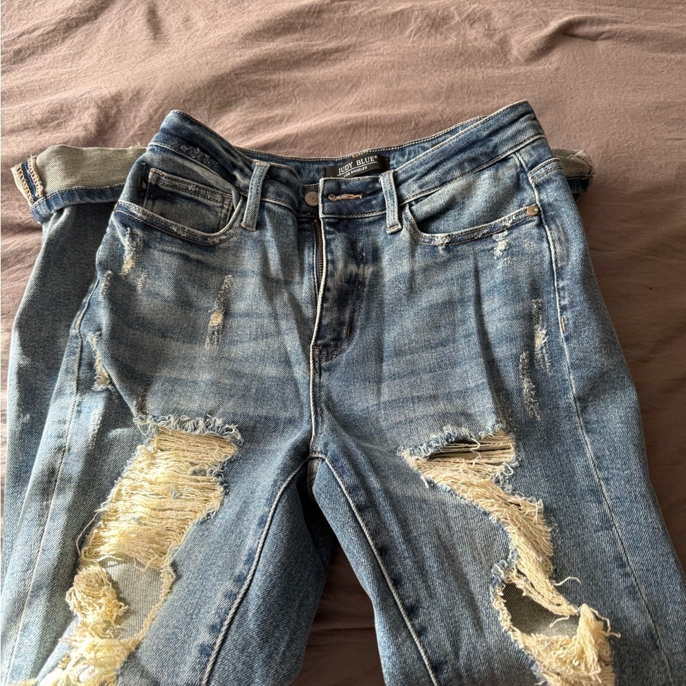 Judy Blue Boyfriend Jeans in Light Blue with Distressing
